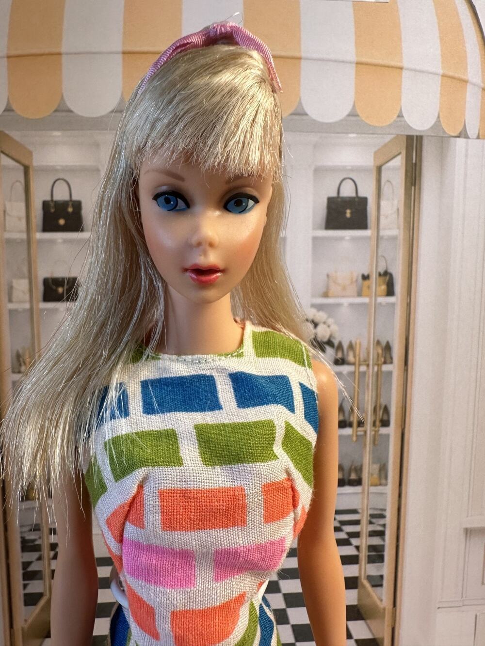 Vintage Standard Barbie 1190 Straight Leg Blonde Doll Beautiful and Minty